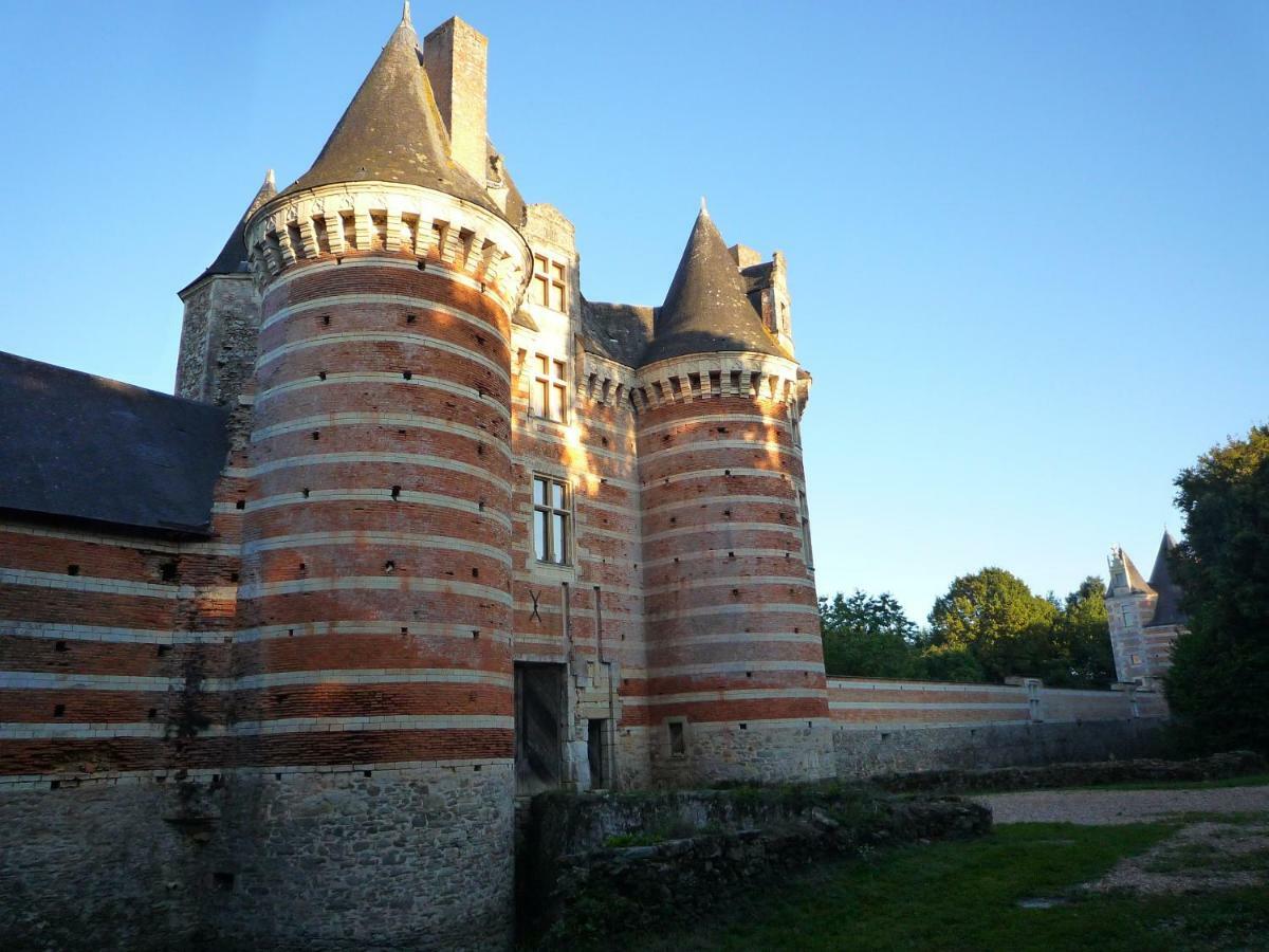 Logis De La Helberdiere Cossé-en-Champagne Exterior foto